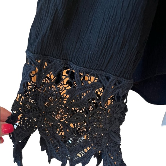 Ambiance Black Cropped Blouse Short Sleeves Lace Detailing On/Off the Shoulder - Picture 4 of 6